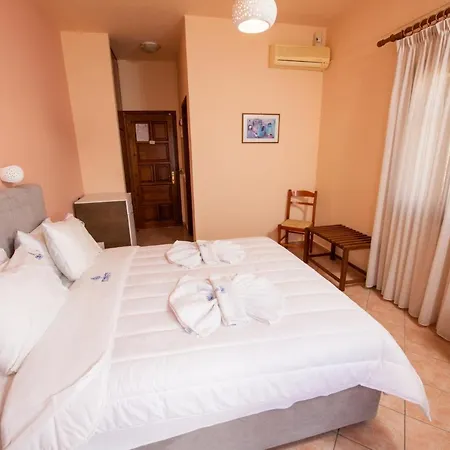 Golden Sun Guest house *