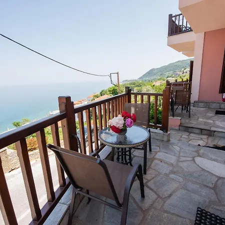 Golden Sun Guest house *