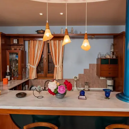 Golden Sun Guest house *